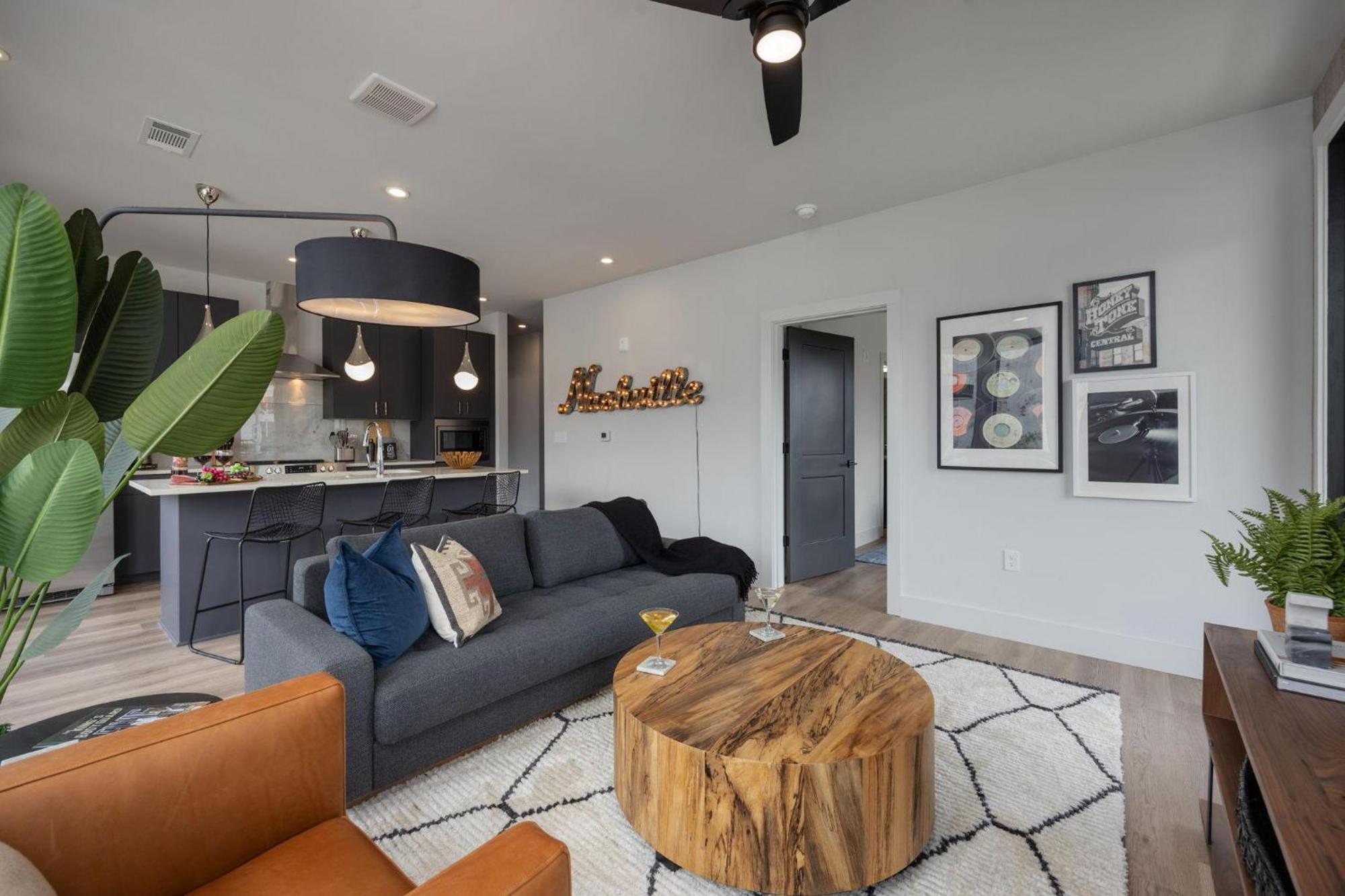 Cowboy Condo - Odyssey - Heart Of Midtown Nashville Bagian luar foto